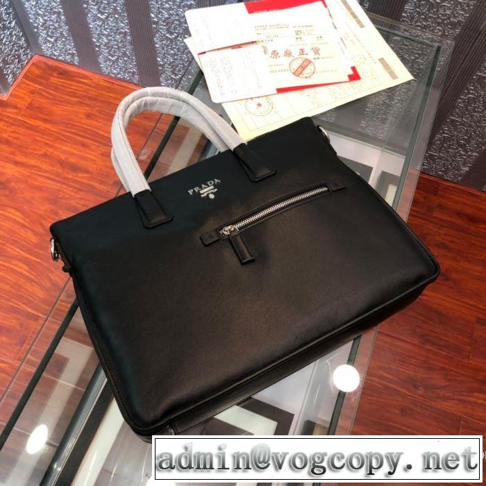 春夏！大人カジュアル 2019年春夏のトレンドアイテム プラダ PRADA ビジネスバッグ