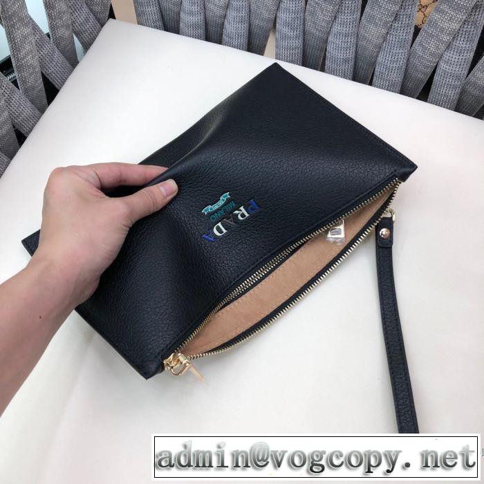 ポーチ プラダ PRADA  2019年夏の一押しファッションアイテム 特に夏は人気アイテム