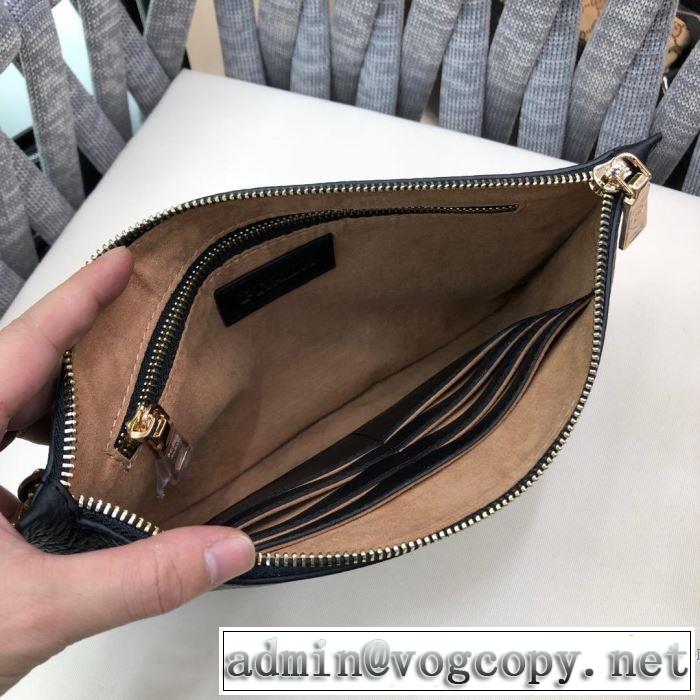 ポーチ プラダ PRADA  2019年夏の一押しファッションアイテム 特に夏は人気アイテム