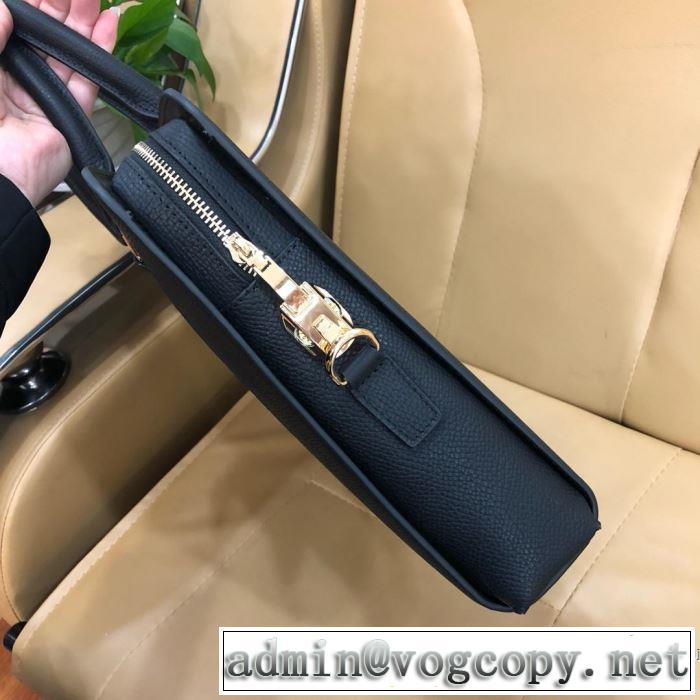 2019年春夏のトレンドアイテム プラダ PRADA ビジネスバッグ 春夏のトレンドアイテム