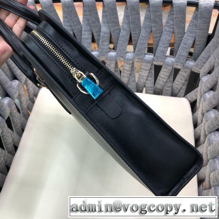 春夏！大人カジュアル プラダ PRADA ビジネスバッグ 【2019春夏】最新コレクション