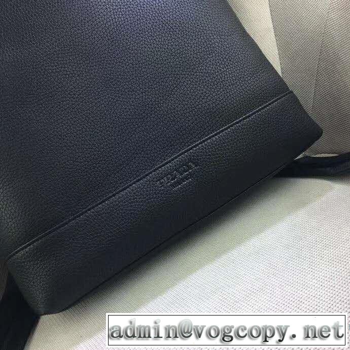 《2019年》今、注目のストリート 暑い今こそ活躍させたい！ プラダ PRADA リュック