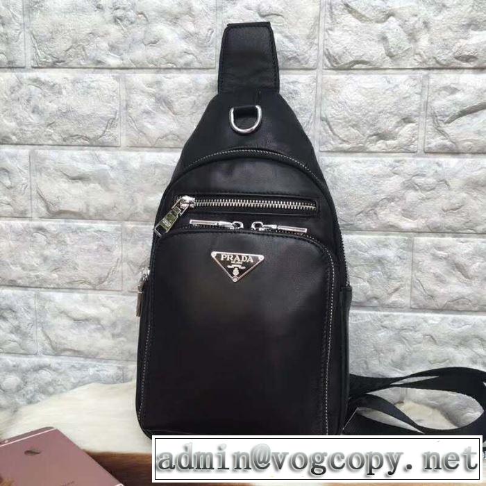 2019年の夏のマスト プラダ PRADA ショルダーバッグ 素敵なスタイルで夏の定番