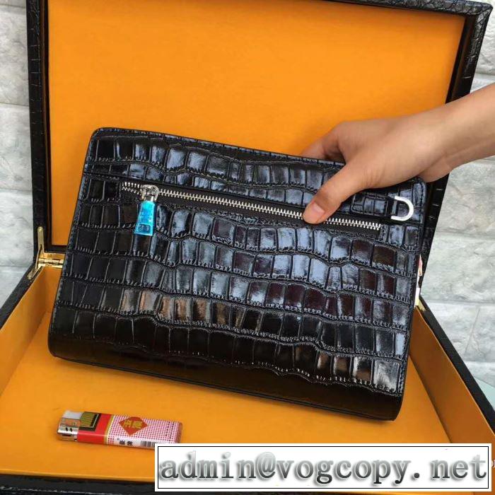 る春夏おすすめの人気商品 2019春夏も引き続き人気セール プラダ PRADA ポーチ