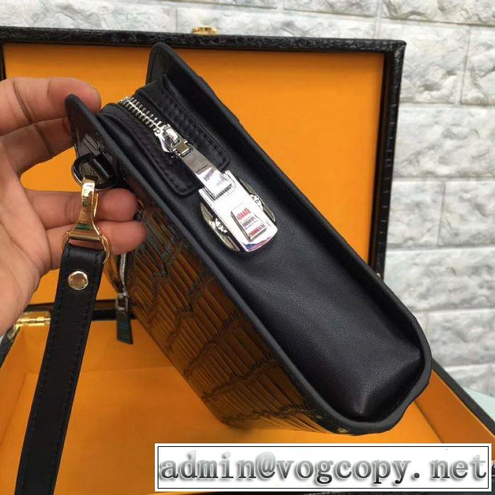 る春夏おすすめの人気商品 2019春夏も引き続き人気セール プラダ PRADA ポーチ
