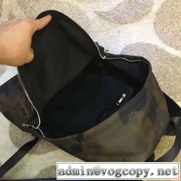 リュック  今期のトレンド定番アイテム 【2019年】夏のファッション プラダ PRADA