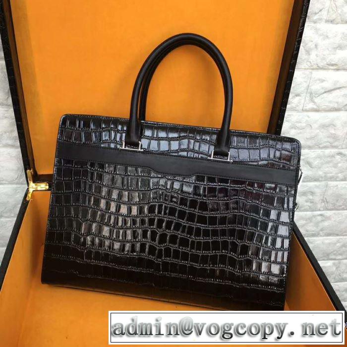 2019春夏トレンドアイテム 今年は大きめの新作がトレンド プラダ PRADA ビジネスバッグ