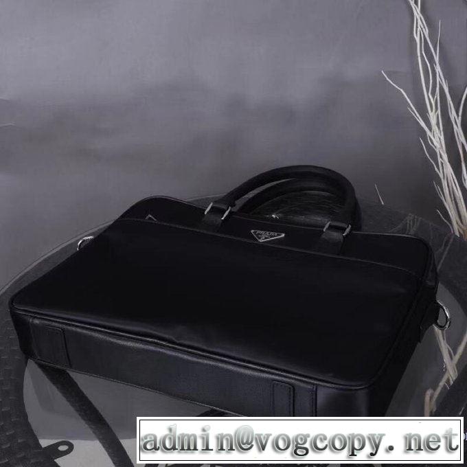 2019-20秋冬トレンドファッション プラダ PRADA 最新秋冬トレンドをチェック ハンドバッグ  秋冬流行りファション