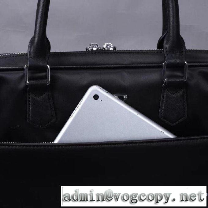 2019-20秋冬トレンドファッション プラダ PRADA 最新秋冬トレンドをチェック ハンドバッグ  秋冬流行りファション