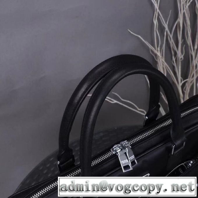 2019-20秋冬トレンドファッション プラダ PRADA 最新秋冬トレンドをチェック ハンドバッグ  秋冬流行りファション