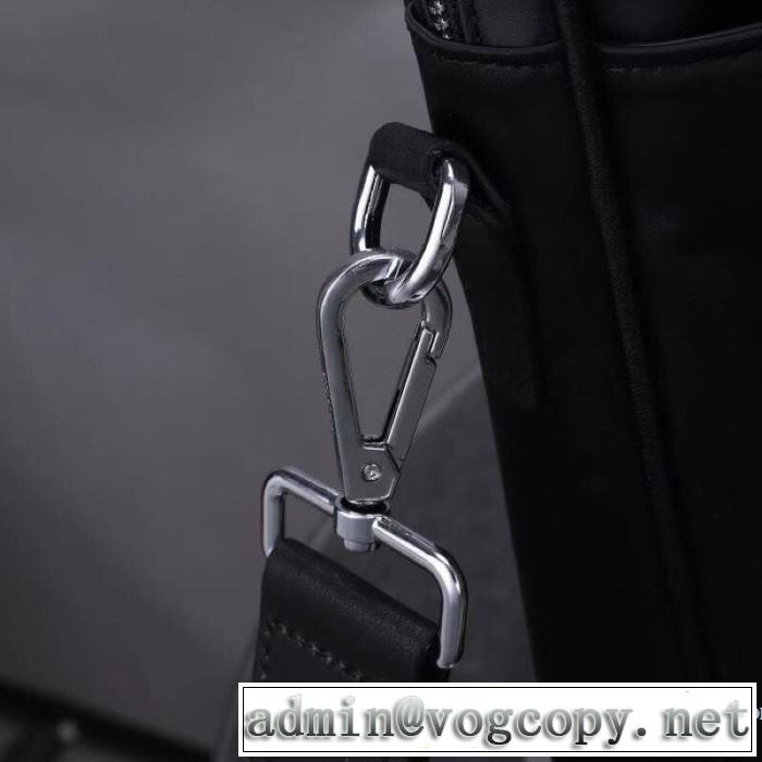 2019-20秋冬トレンドファッション プラダ PRADA 最新秋冬トレンドをチェック ハンドバッグ  秋冬流行りファション