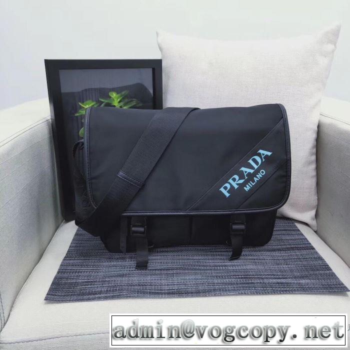ショルダーバッグ 【2019秋冬トレンド】押さえておきたい  プラダ サイズのよさを感じる新作 PRADA 秋にこれがはやりそう