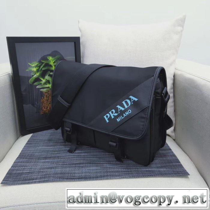 ショルダーバッグ 【2019秋冬トレンド】押さえておきたい  プラダ サイズのよさを感じる新作 PRADA 秋にこれがはやりそう