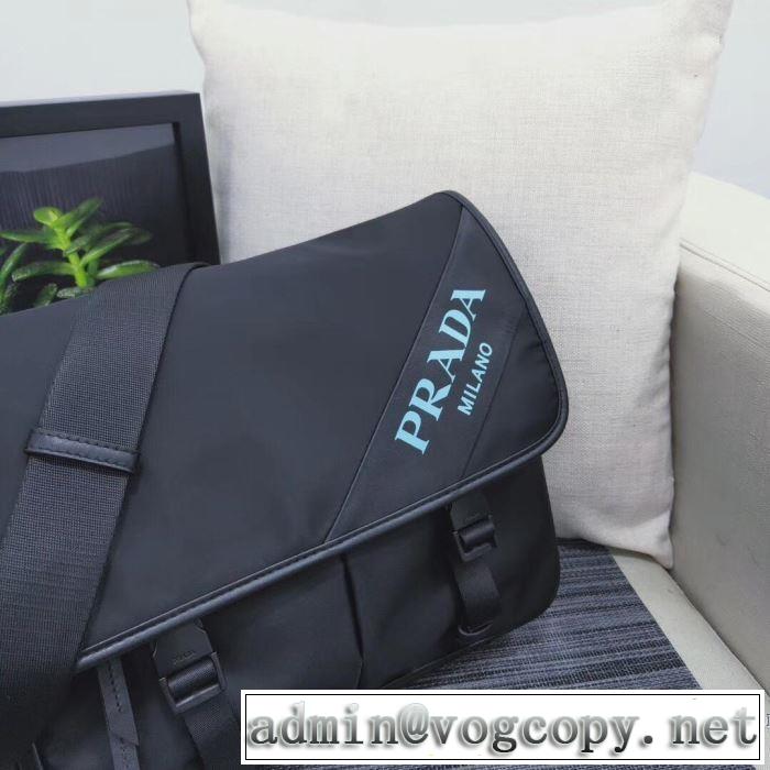 ショルダーバッグ 【2019秋冬トレンド】押さえておきたい  プラダ サイズのよさを感じる新作 PRADA 秋にこれがはやりそう
