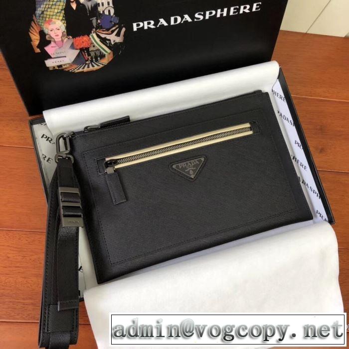 注目の秋ファッション一番 プラダ PRADA 2019秋冬トレンド押さえておきたい ポーチ  おしゃれに秋を迎えるために