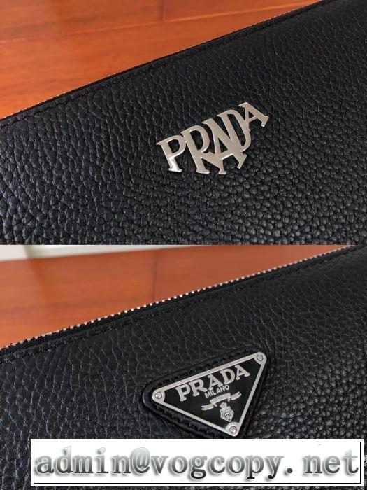 秋服コーデ2019年版 プラダ 大胆なチェックの人気トレンド PRADA 秋にはやる最新作を先取り ポーチ さわやかに新品おすすめ
