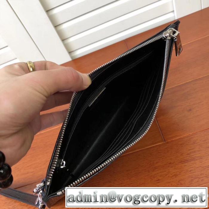 PRADA 今年注目な新品セール プラダ  2019秋冬トレンドアイテム ポーチ  秋冬とれんど新品目立ち