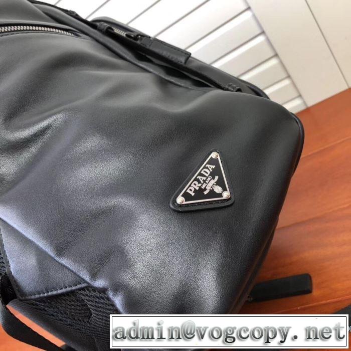 人気ファッション雑誌でも掲載 プラダ 最新トレンドコーデおすすめ  PRADA 最重要！2019秋冬トレンド リュック