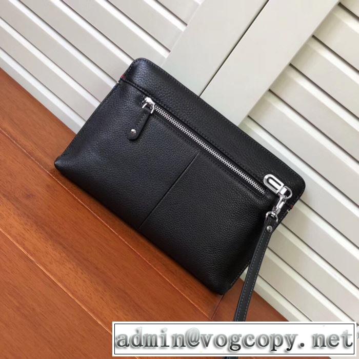 PRADA 機能性が良くブランド新品 プラダ 2019-2020秋冬のファッション 今季トレンド新作はこれ ポーチ 秋冬に大注目のカラー