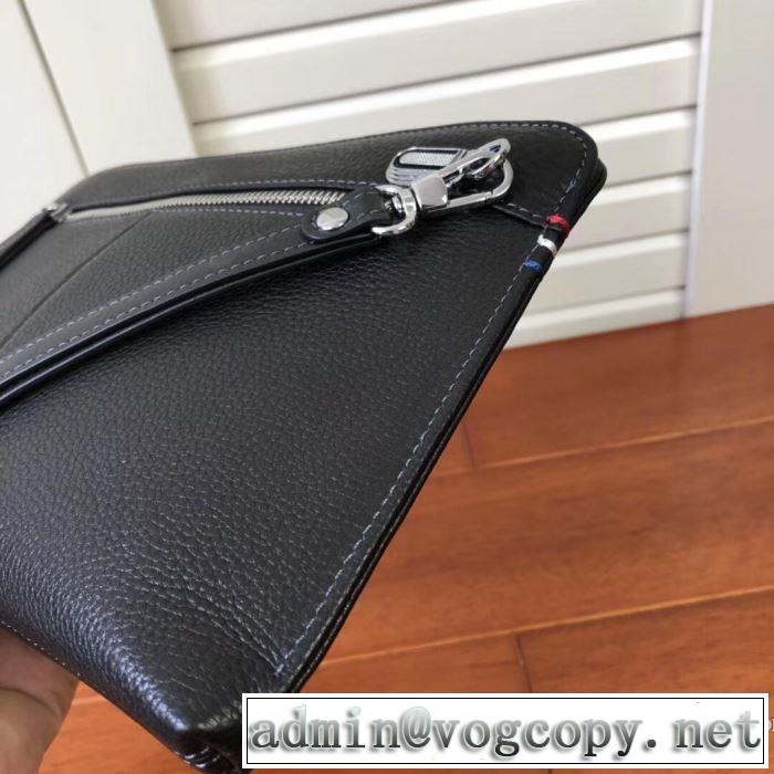 PRADA 機能性が良くブランド新品 プラダ 2019-2020秋冬のファッション 今季トレンド新作はこれ ポーチ 秋冬に大注目のカラー