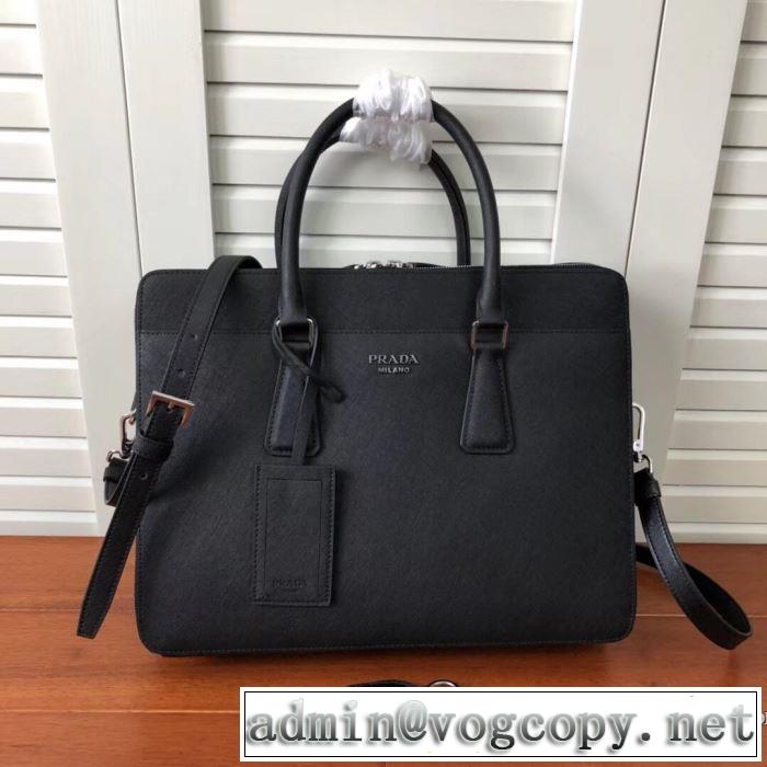 ハンドバッグ  秋ファションのトレンド プラダ 2019秋に注目したい  PRADA 一番おしゃれ秋冬トレンド