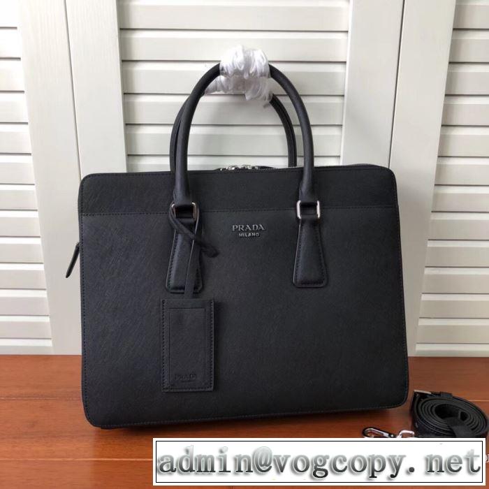 ハンドバッグ  秋ファションのトレンド プラダ 2019秋に注目したい  PRADA 一番おしゃれ秋冬トレンド