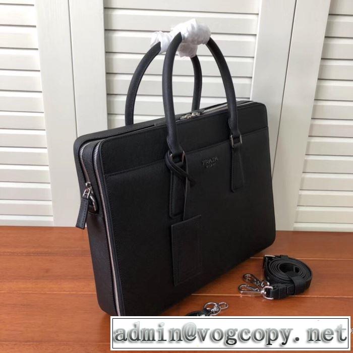 ハンドバッグ  秋ファションのトレンド プラダ 2019秋に注目したい  PRADA 一番おしゃれ秋冬トレンド