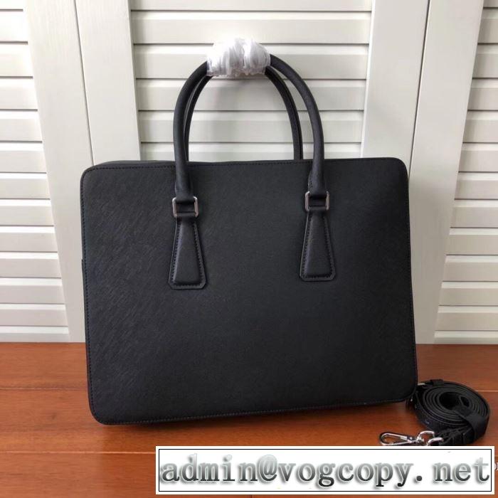 ハンドバッグ  秋ファションのトレンド プラダ 2019秋に注目したい  PRADA 一番おしゃれ秋冬トレンド
