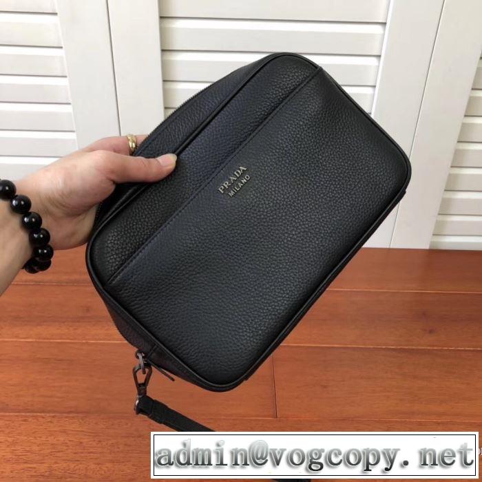 ポーチ 今シーズン注目のアイテム プラダ今年らしいおすすめ新品  PRADA 2019秋断然ブランド推し