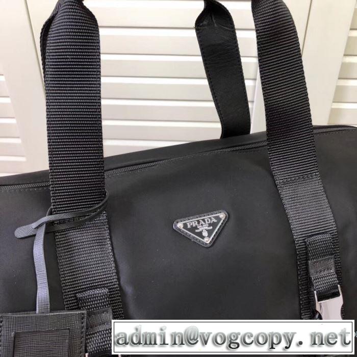 スーツケース 秋冬コーデと相性がいい プラダおしゃれなファッションコーデ  PRADA 2019トレンド秋冬おすすめ安い