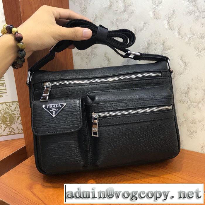 ショルダーバッグ  今年らしい新しい人気色 プラダ 【2019秋冬】今きてる最先端ブランド PRADA 現在流行中のおすすめ人気