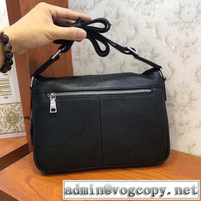 ショルダーバッグ  今年らしい新しい人気色 プラダ 【2019秋冬】今きてる最先端ブランド PRADA 現在流行中のおすすめ人気