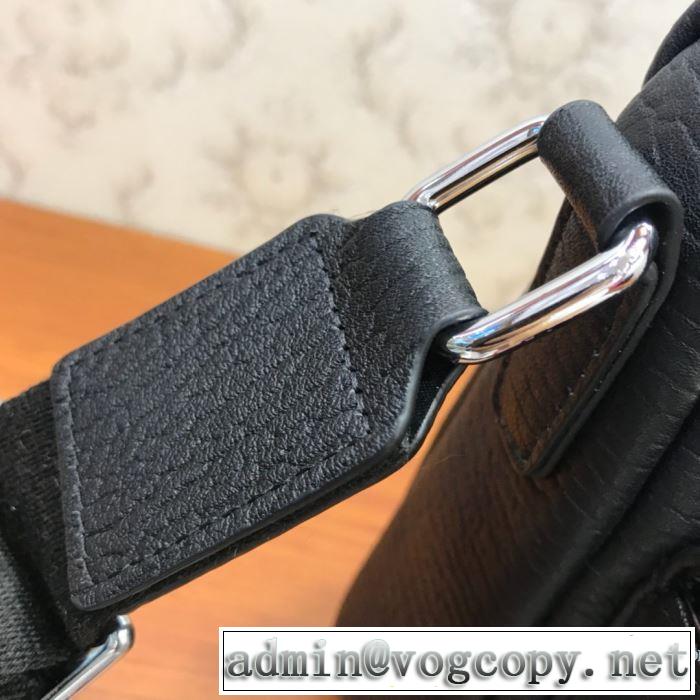 ショルダーバッグ  今年らしい新しい人気色 プラダ 【2019秋冬】今きてる最先端ブランド PRADA 現在流行中のおすすめ人気