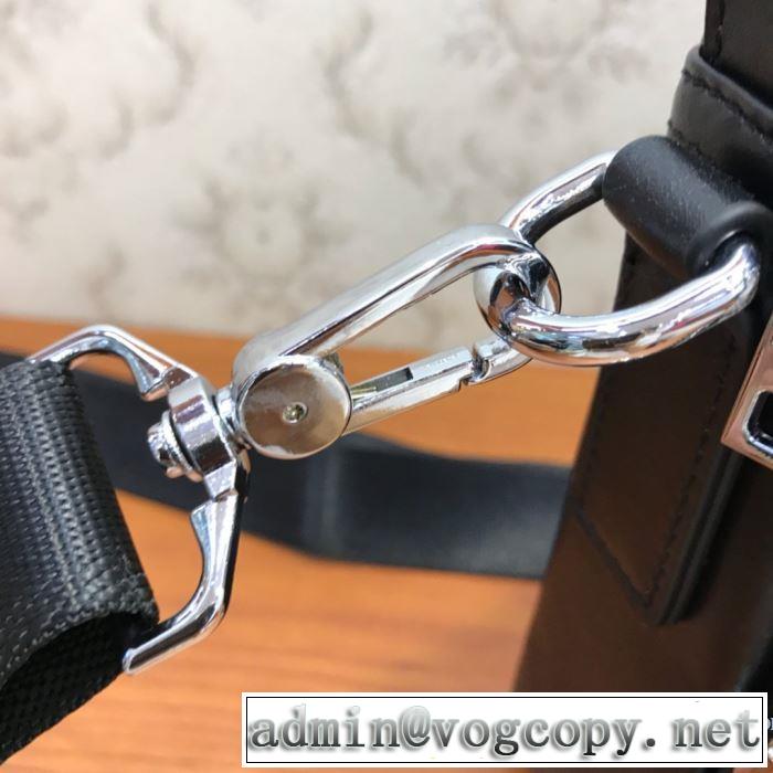 2019秋冬人気色おすすめ ショルダーバッグ プラダ 秋トレンドの新定番 PRADA 人気ブランドの新作秋冬トレンド