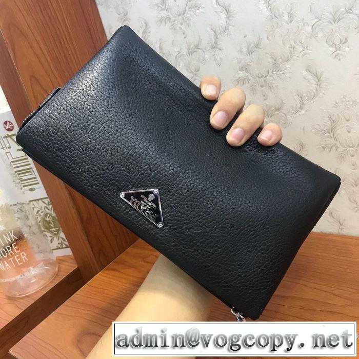 プラダ おススメの秋冬アイテムをCHECK  PRADA 2019トレンドファッション新品 ポーチ 今季トレンドをうまく取り