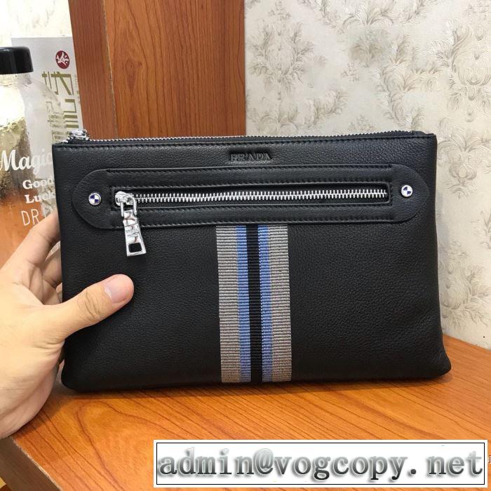 ポーチ  お洒落で秋冬注目トレンド プラダ 更にトレンドが急上昇中 PRADA  【2019秋冬】の注目トレンド