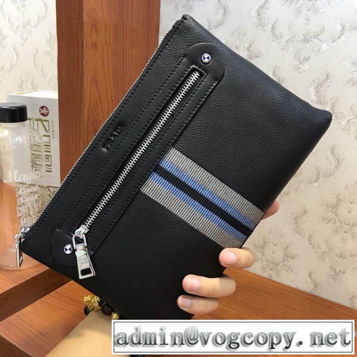 ポーチ  お洒落で秋冬注目トレンド プラダ 更にトレンドが急上昇中 PRADA  【2019秋冬】の注目トレンド