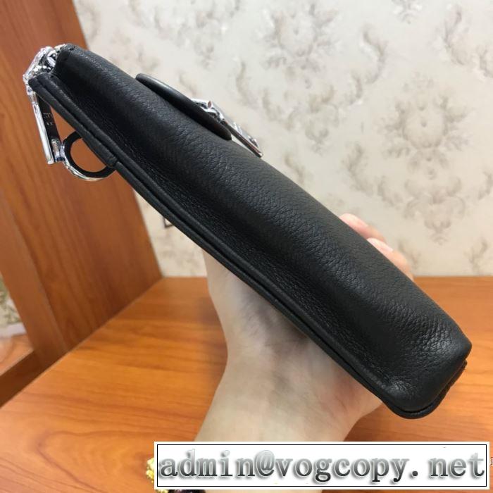 ポーチ  お洒落で秋冬注目トレンド プラダ 更にトレンドが急上昇中 PRADA  【2019秋冬】の注目トレンド