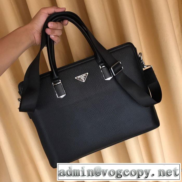 2019-20秋冬トレンドファッション プラダ PRADA 最新秋冬トレンドをチェック ハンドバッグ 秋冬流行りファション