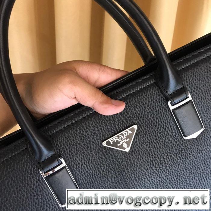 2019-20秋冬トレンドファッション プラダ PRADA 最新秋冬トレンドをチェック ハンドバッグ 秋冬流行りファション