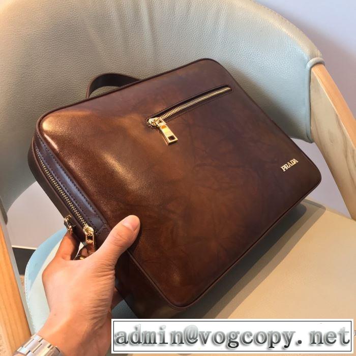 ハンドバッグ  最新秋冬トレンドをチェック！2019-20秋冬 プラダ絶対おさえるべきカラーと最新  PRADA 今年の流行りファション