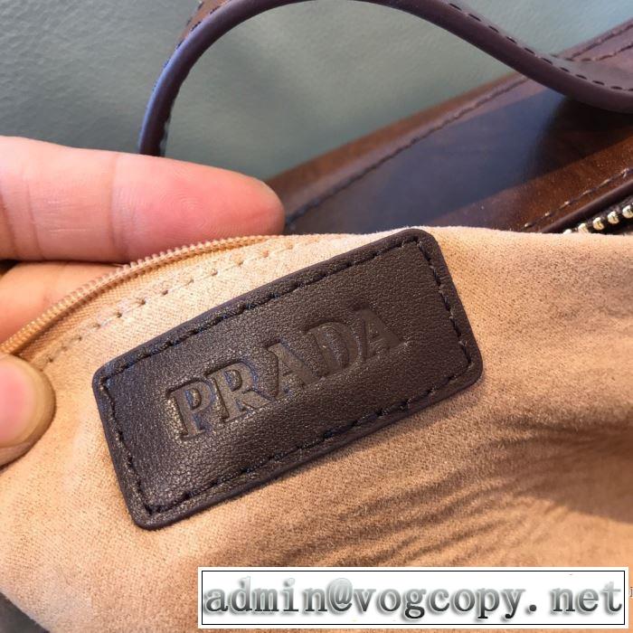 ハンドバッグ  最新秋冬トレンドをチェック！2019-20秋冬 プラダ絶対おさえるべきカラーと最新  PRADA 今年の流行りファション