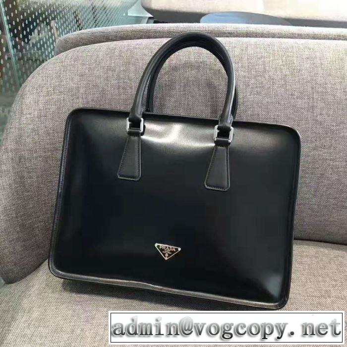 プラダ やっぱり優しい色 PRADA 【2019秋冬トレンド】押さえておきたい ハンドバッグ 2色可選 サイズのよさを感じる新作