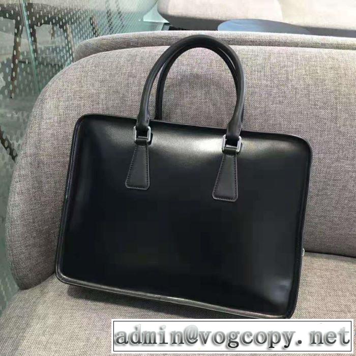 プラダ やっぱり優しい色 PRADA 【2019秋冬トレンド】押さえておきたい ハンドバッグ 2色可選 サイズのよさを感じる新作