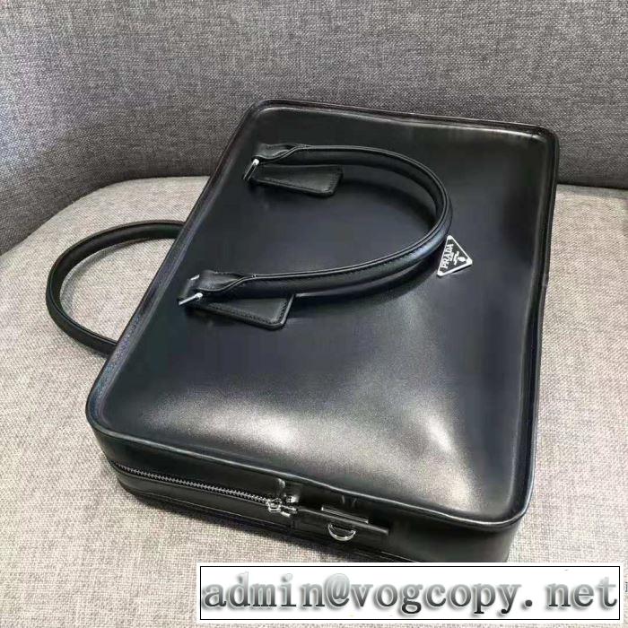プラダ やっぱり優しい色 PRADA 【2019秋冬トレンド】押さえておきたい ハンドバッグ 2色可選 サイズのよさを感じる新作