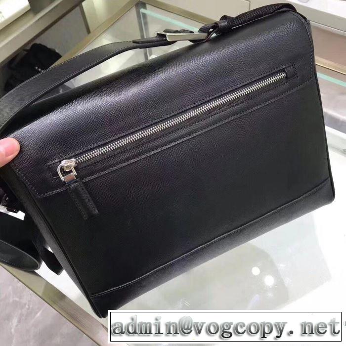 秋にこれがはやりそう プラダ PRADA 注目の秋ファッション一番 ハンドバッグ 2019秋冬トレンド押さえておきたい