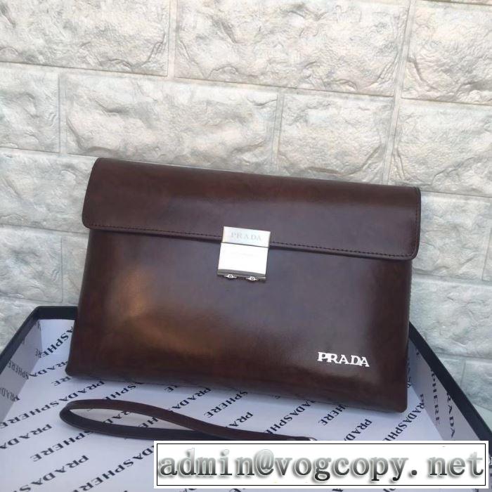 PRADA おしゃれに秋を迎えるために プラダ 2019トレンドカラー秋冬セール  ポーチ 人気ブランドの秋冬新色