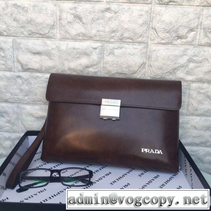 PRADA おしゃれに秋を迎えるために プラダ 2019トレンドカラー秋冬セール  ポーチ 人気ブランドの秋冬新色