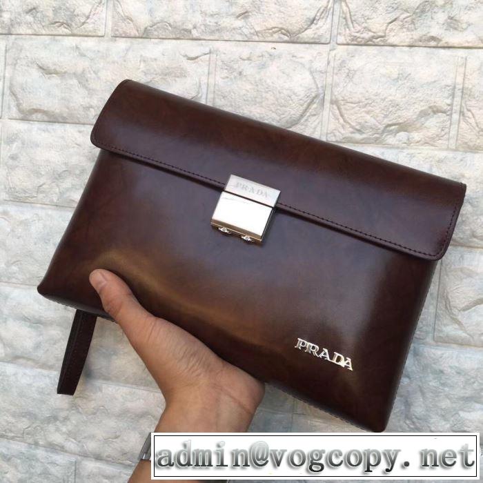 PRADA おしゃれに秋を迎えるために プラダ 2019トレンドカラー秋冬セール  ポーチ 人気ブランドの秋冬新色