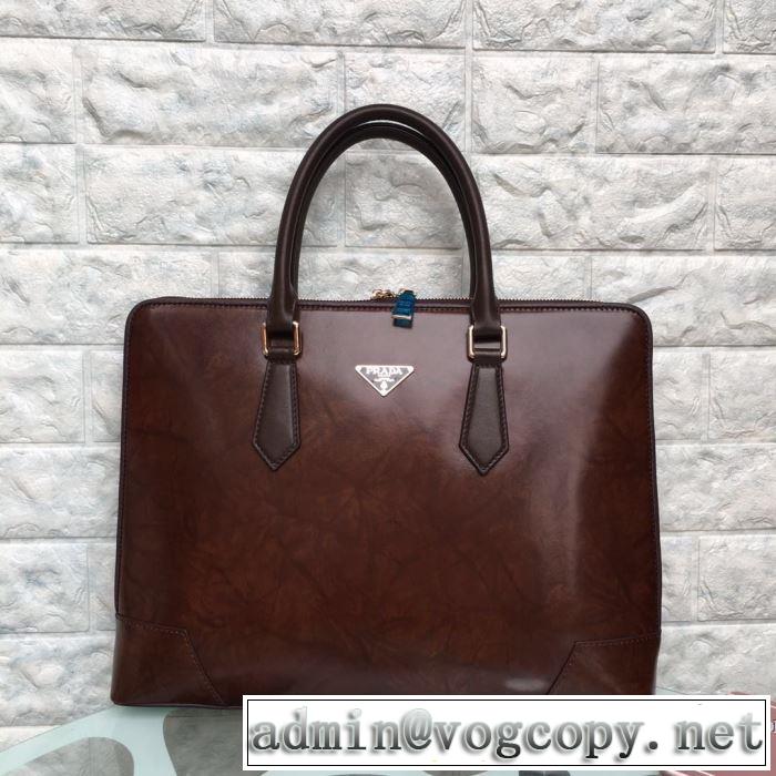 プラダ PRADA 秋冬とれんど新品目立ち ハンドバッグ  2019秋冬最重要アイテム ファッション上級者向け